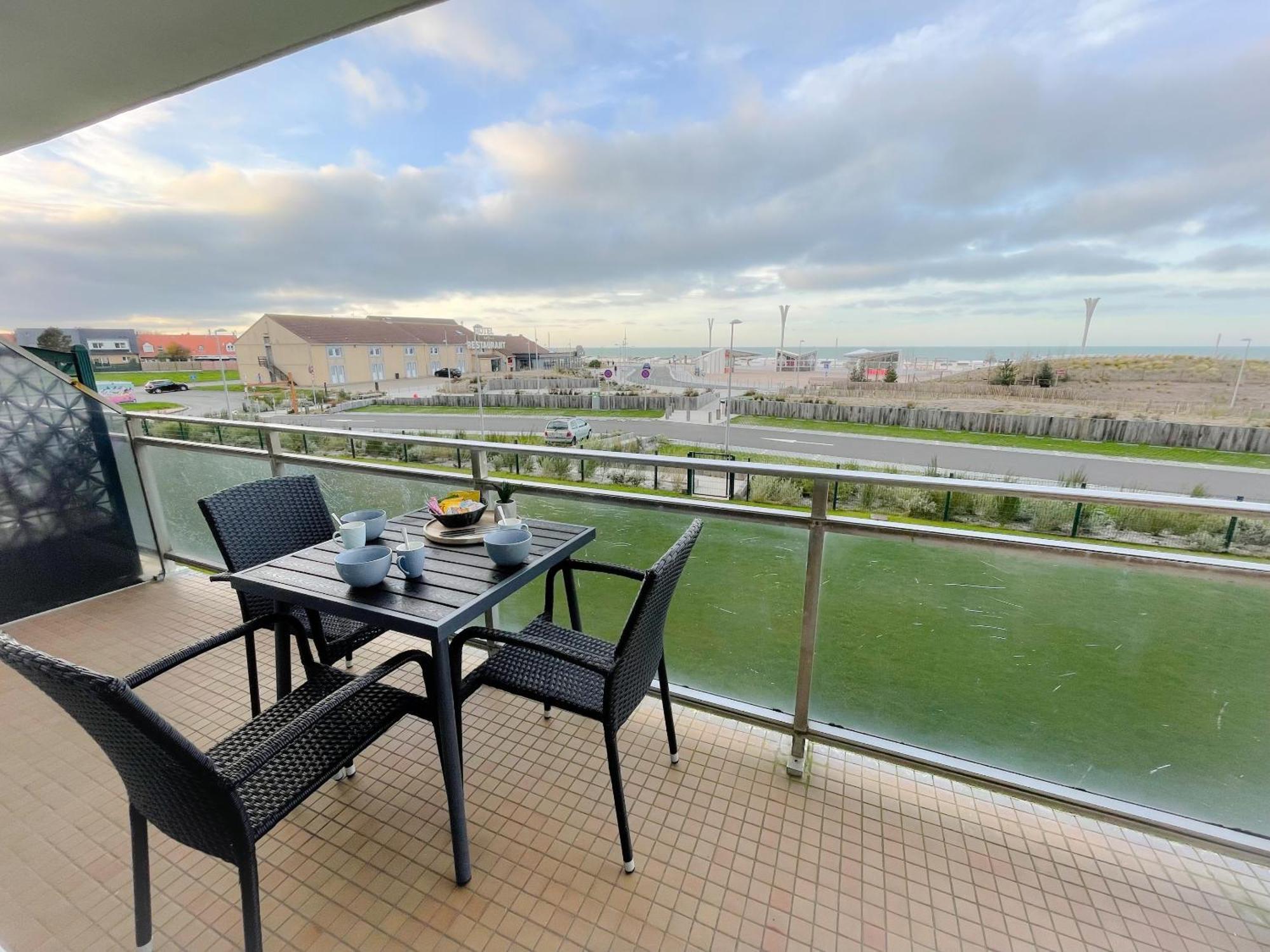 Le Sable D Opale Apartment Calais Bagian luar foto